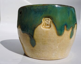 Hanging planter | flux blue/green over yellow