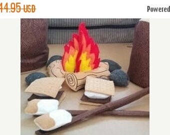 Back to school sale Felt Campfire - photography prop - pretend campfire - pretend play - camping - Bonfire - felt food - toy fire - play set