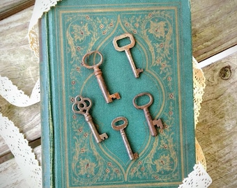 Antique Skeleton Keys ~ Set of 5 Small Antique Keys