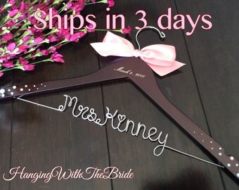 Wedding gift, wedding hanger, bride gift, wire hanger, name hanger, wire hanger, Bridesmaid gift,