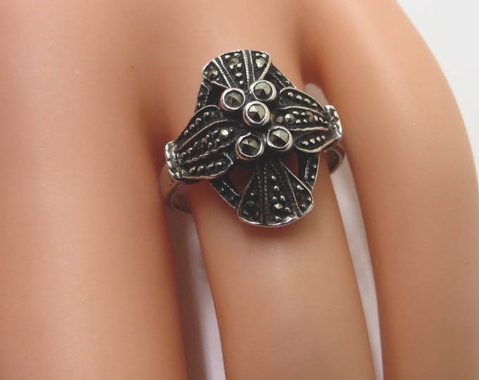 Art Deco Ring, Vintage Sterling Silver Marcasite Ring, 1950s Jewelry, Art Deco Jewelry, Size 7 3/4 Ring