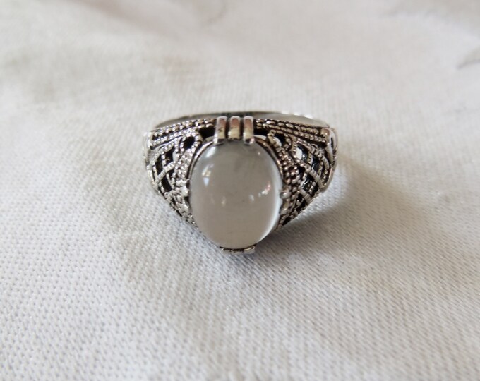 Sterling Moonstone Ring, Openwork Filigree, Vintage Moonstone Jewelry, Size 7