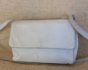 20% SUMMER SALE Vintage BOTTEGA Veneta white leather shoulder bag crossbody distressed