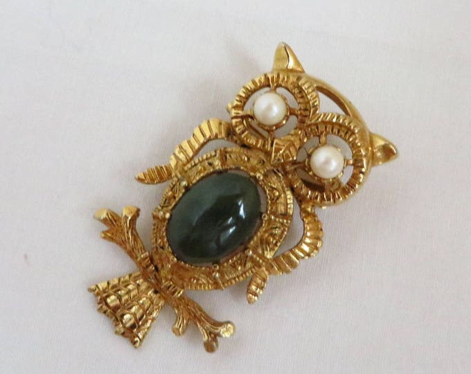 Vintage Pendant - Owl Pendant Brooch, Gold Tone Jade Glass Brooch, Faux Pearl Eyed Owl Pin