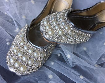 Silver Bridal Flat shoes women Khussa Wedding Shoes Indian Khussa Flat Women Shoes Teen flats Gem work Bridal Flats by sami