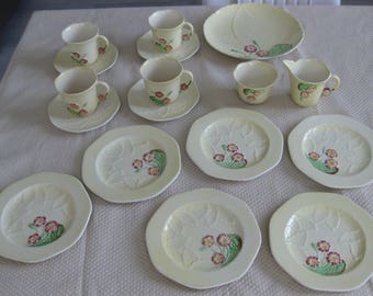 17pcs. CARLTON WARE PRIMULA Dishes, Cups, Saucers, Plate, Creamer, Sugar Ca. 1945