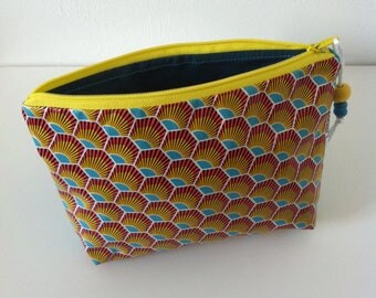 trousse enfant ou maquillage "plumes de paon turquoise" en coton enduit brillant bleu/jaune/rose