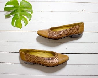Vintage Leather Heels 8.5 / Brown Leather Pumps / Block Heel Pumps / Woven Leather Heels / Italian Leather Shoes