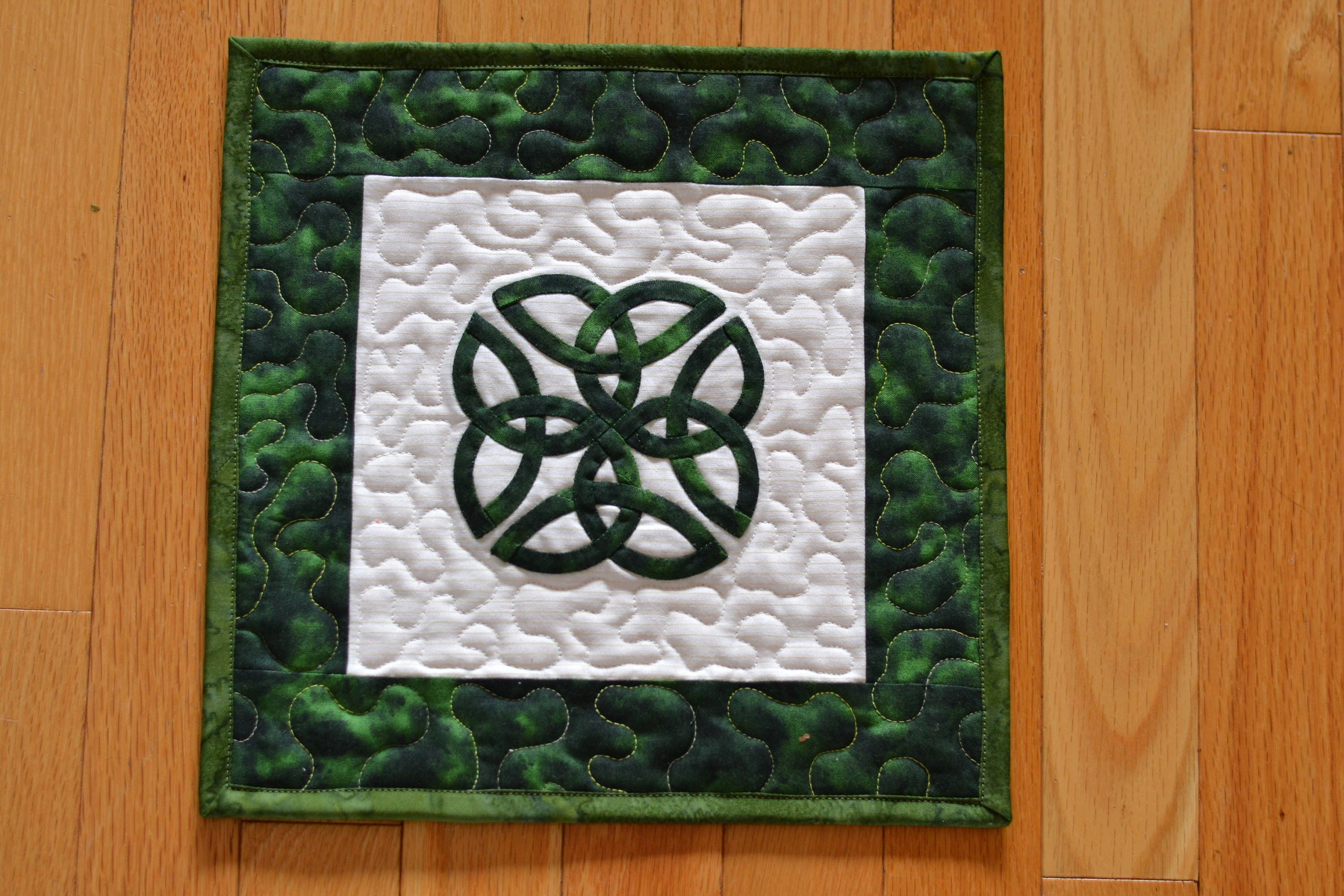 celtic-knot-quilted-wallhanging-green-irish-decor-st