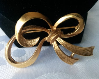 Gold Tone Bow Brooch, Vintage Brooch, Gold Tone Bow Brooch