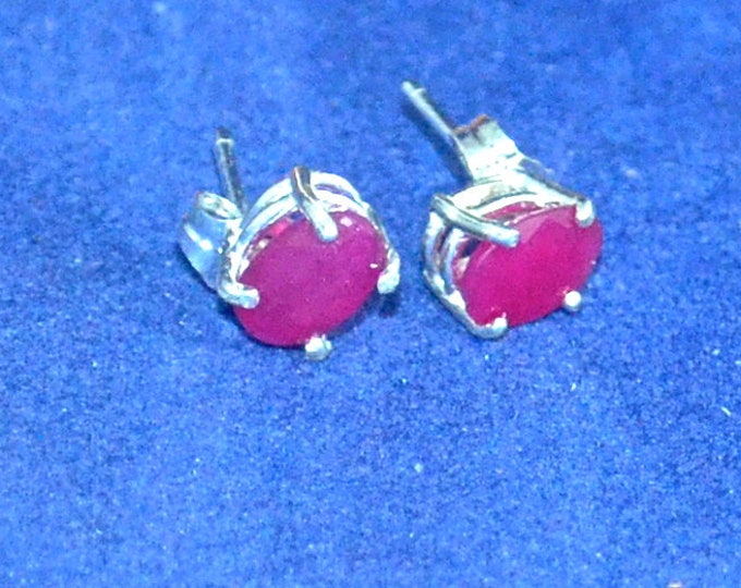 Ruby Stud Earrings, 7x5mm Oval, Natural, Set in Sterling Silver E1104