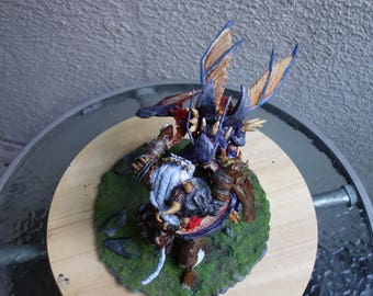 League of Legends: Rengar vs. Kha'zix. 25cm x 20cm x 20cm. Handmade.