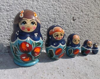 dolls Russians matriochkas vintage blue and Red - set of 5 Russian dolls of the 1970s - memories of Poland - soviet vintage