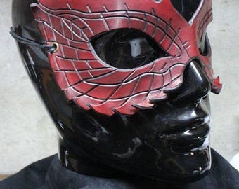 masque en cuir dragon