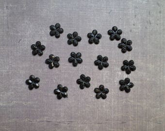 Lot 50 rhinestones form flower 1.1 cm black