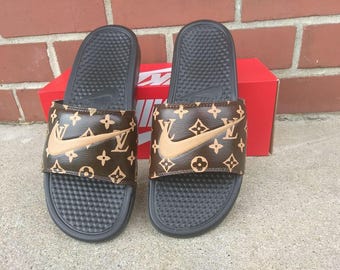 mismatch nike slides