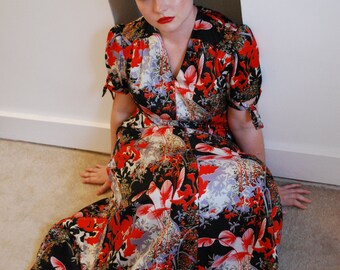 Vintage 1970s Botanical Print Red and Black Maxi Dress Size 12