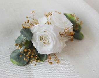 Peigne Roses Blanches vraies fleurs stabilisées écologiques avec hypsophiles