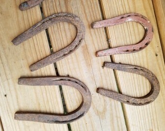 Vintage rustic horse shoes, set of 4