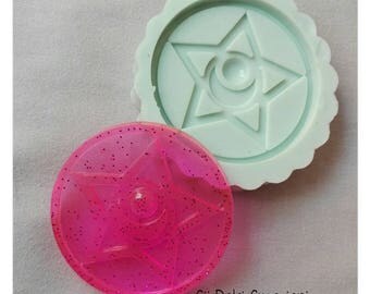 Flexible mold brooch Sailor Moon