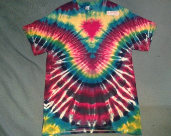 tie dye t shirt adult medium"heart throb"