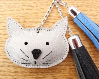 Jewelry tassel and cat in blue and black leather bag - Keychain cat blue and black leather.