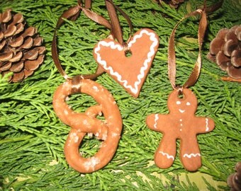 Free shipping! set of three Christmas ornaments