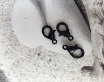 set of 5 black metal clasps