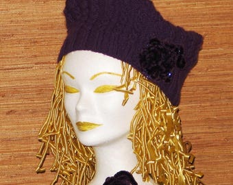 All woman and girl, hat and mittens to open thumb, violet purple, knitted hand twisted.