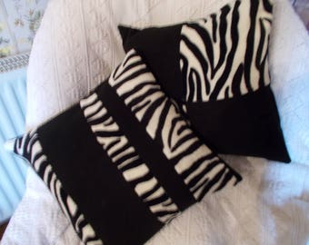 Lot de 2 housses de coussin thème zèbre fausse fourrure