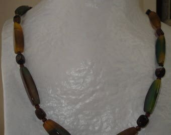 Necklace long triangle agate