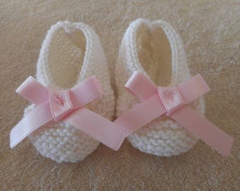 Ballerinas woolen white and small pink satin bow.