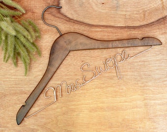 Personalized Wedding Hanger,Bride hanger,Wire Name bride Hanger, Wedding dress hanger, Bridal Hanger, Bridesmaids Name Hanger,Rustic Wedding
