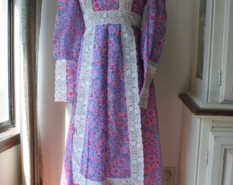 Vintage Floral Dress with Lace, Petit, Size 2, Pink and Lavender, Bohemian, Prairie Gunne Sax Style