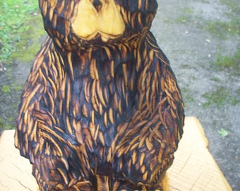 chainsaw carving bear,sitting bear wood sculpture
