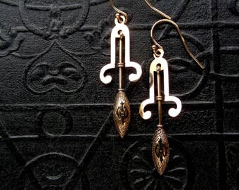Antique Victorian Earrings. Taille d'Epargné Enamel.