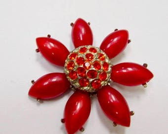 ON SALE Vintage Moonbeam Lucite and Rhinestone Flower Pin Item K # 2790