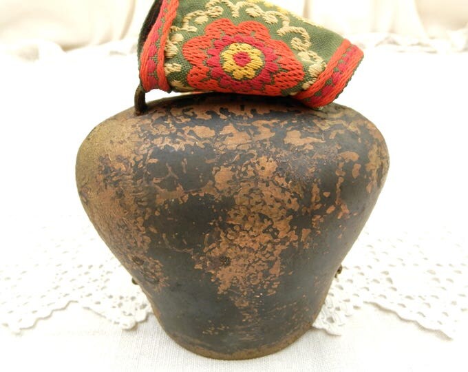 Vintage Decorative Metal Cow Bell From the Alps with Woven Folk Pattern Fabric Braid, Original Alpenshelle Swiss Mountain Cowbell Vintage Decorative Metal Cow Bell From the Alps with Woven Folk Pattern Fabric Braid, Original Alpenshelle Swiss Mountain Cowbell