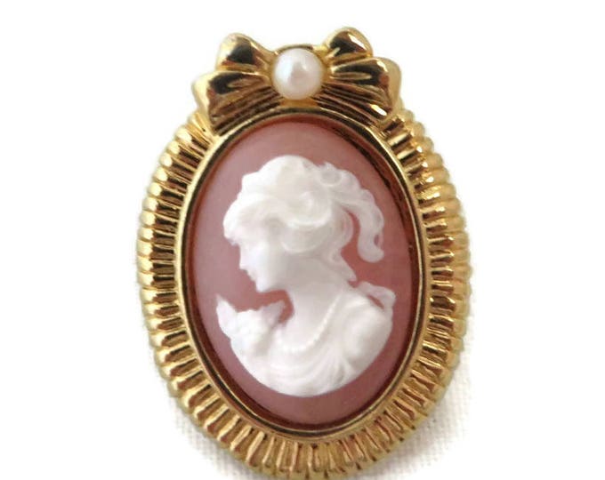 Cameo Lapel Pin, Vintage Tie Tac, Hat Pin, Gold Tone Faux Pearl Pin