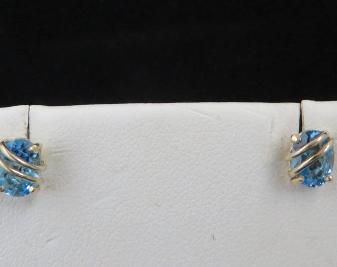 Blue Topaz Earrings, 14K Gold Earrings, Vintage 2 CT Oval Topaz Pierced Stud Earrings