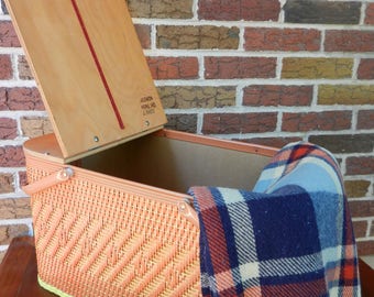 Large Vintage Redmon Woven Picnic Basket, Excellent Condition, Diamond Weave Pattern, Orange with Yellow Trim