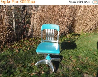 On Sale Goodform Aluminum Propeller Base Office Chair Vintage General Fireproofing Tanker Chair Restored in Turquoise