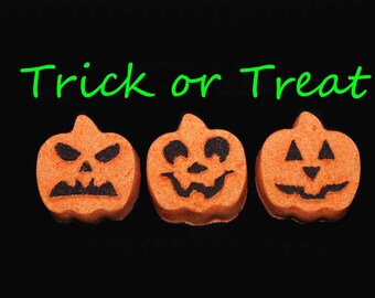 3 Halloween Bath Bomb defective, Halloween Bath Bombs, bath bomb, bathbomb, halloowen, bath bomb for kids, kids bath bomb, sale, clearance