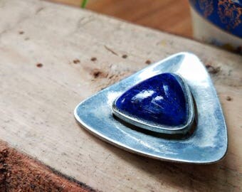COROCRAFT vintage brooch • Triangular brooch with Pierre bleu Ciel de Nuit • Beautiful vintage jewel signed corocraft • Montreal •