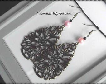 These bronze Teardrop filigree earrings and Pearl Pink/black