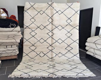 Wool berber rug / Beni ouarain rug / Living room carpet / Moroccan rug / Athentic rug / 310 X 205 Centimeters