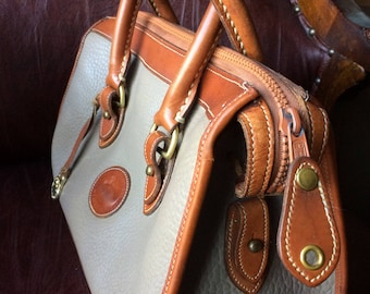FREE SHIPPING//Vintage Dooney and Bourke Satchel//Large Capacity Interior//All Weather Pebbled Leather//Pretty//Clean//Amazing