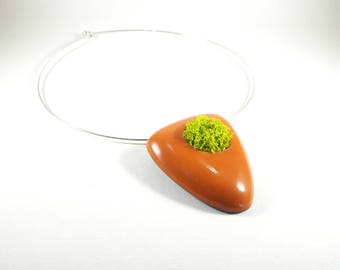 Trendy orange and green Greenery necklace