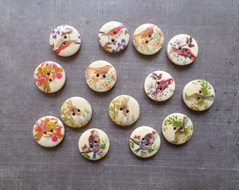 20 buttons round wood pattern Nature animal birds 2 cm
