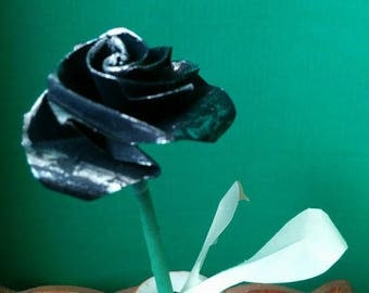 Small pink black color with leaves in real Origami (F_017)